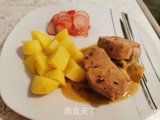 奶油口蘑胡椒酱配香煎猪里脊的做法