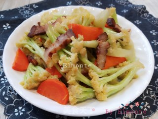 腊肉炒菜花的做法