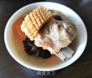 墨鱼黑木耳胡萝卜排骨汤的做法