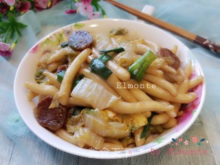 大白菜腊肠炒银针粉的做法