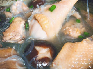 香菇粉丝鸡汤—补肾气养胃好汤方