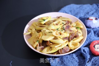 香肠腊肉焖冬笋的做法