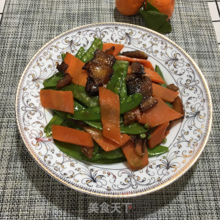 腊肉炒荷兰豆的做法