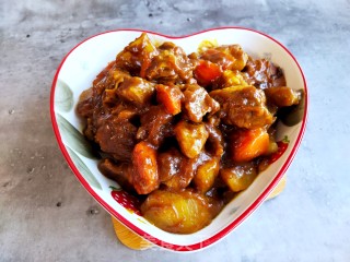 咖喱牛腩炖土豆的做法