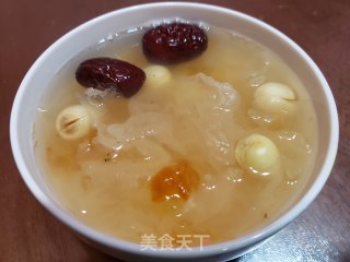 桃胶银耳莲子羹的做法