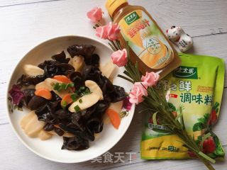 时蔬界的经典黑白配，山药炒木耳的做法