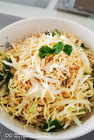 炝拌干豆腐丝的做法