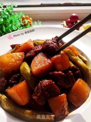 红烧牛肉土豆豆角的做法