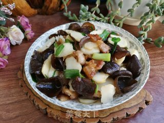 黑木耳荸荠炒肉片的做法