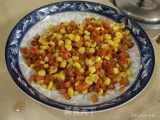 胡萝卜炒玉米的做法