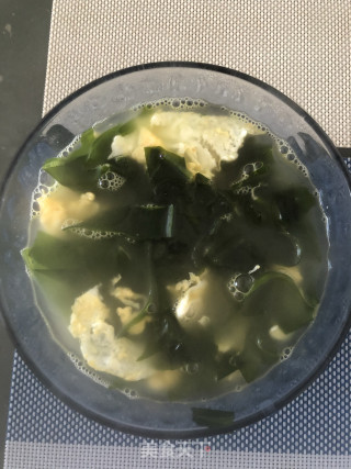 煎蛋海带芽汤的做法