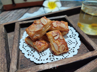 手抓饼版杏仁千层酥的做法