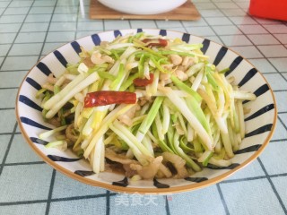 韭黄炒肉丝的做法