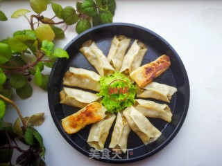 韭菜鸡蛋锅贴的做法