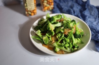 腊肉烧西蓝花的做法
