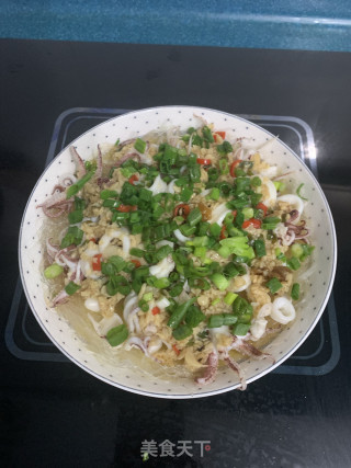 鲜鱿鱼蒸粉丝的做法