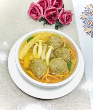 牛肉丸菌菇汤的做法