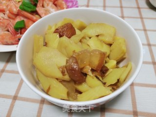 腊肉烧笋的做法