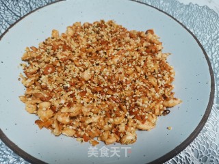 火麻仁三文鱼松的做法