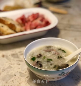 海参皮蛋瘦肉粥的做法