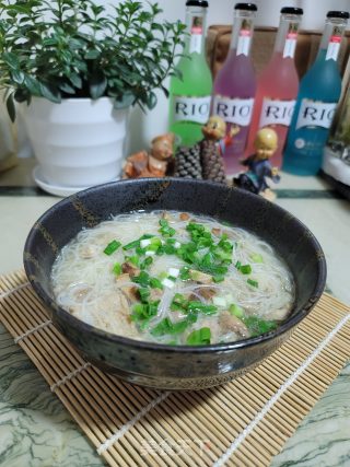香菇瘦肉汤米粉的做法