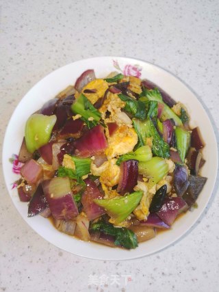 鸡蛋洋葱炒油菜的做法