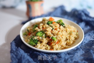 胡萝卜西蓝花炒饭