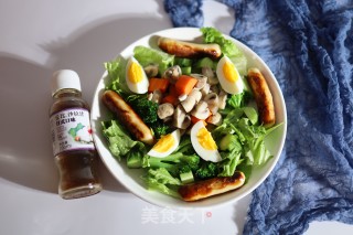 蘑菇西蓝花鸡肉火腿沙拉
