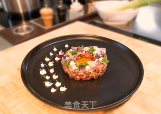 鞑靼牛肉配有机时蔬的做法
