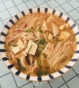 香菇豆腐汤面的做法