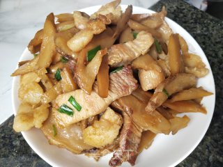 腌大头菜炒五花肉的做法