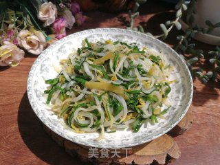 韭菜炒绿豆芽的做法