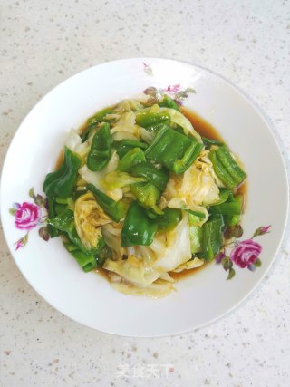 爆炒尖椒圆白菜的做法