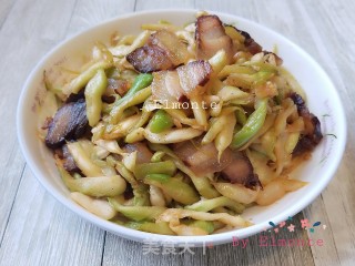 腊肉炒榨菜的做法