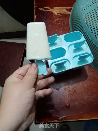 AD钙酸奶冰激凌的做法