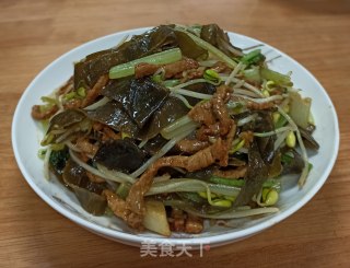海带豆芽香芹炒肉丝的做法