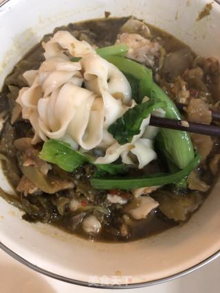 酸菜盖浇面的做法