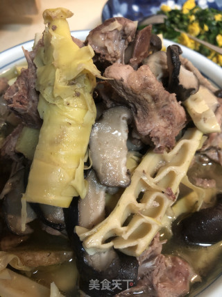 咸笋鸭汤的做法