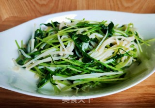 黑豆苗拌金针菇的做法
