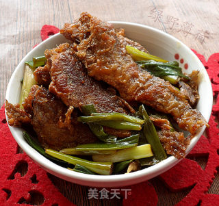 小葱焖小黄鱼的做法