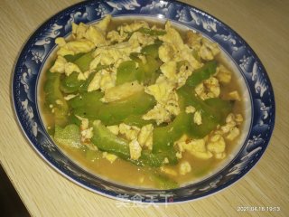 苦瓜焖鸡蛋的做法
