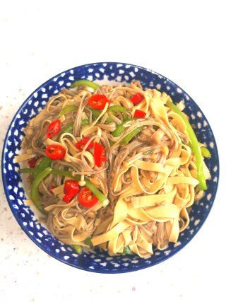 豆腐皮炒金针菇的做法