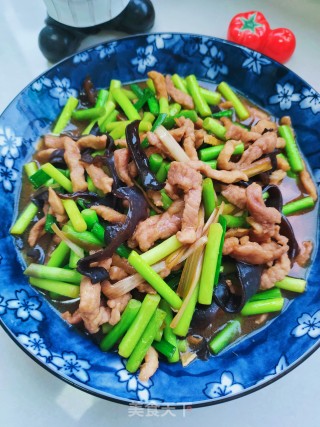 蒜薹木耳炒肉丝的做法