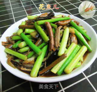 蒜薹炒鳝丝的做法