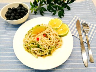 低卡零卡糖粉减肥瘦身美食～凉拌鳕鱼面