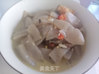 磨芋煮鱼的做法