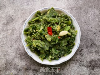 蒜瓣辣椒蒸炒根达菜的做法