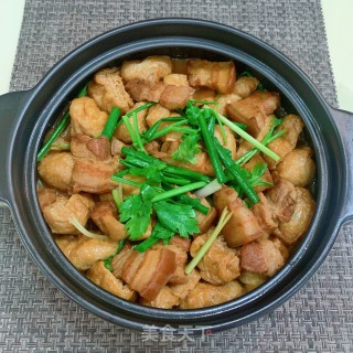 油豆腐焖五花肉的做法