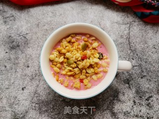 麦片樱桃酸奶昔