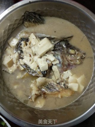 鱼骨熬豆腐汤的做法